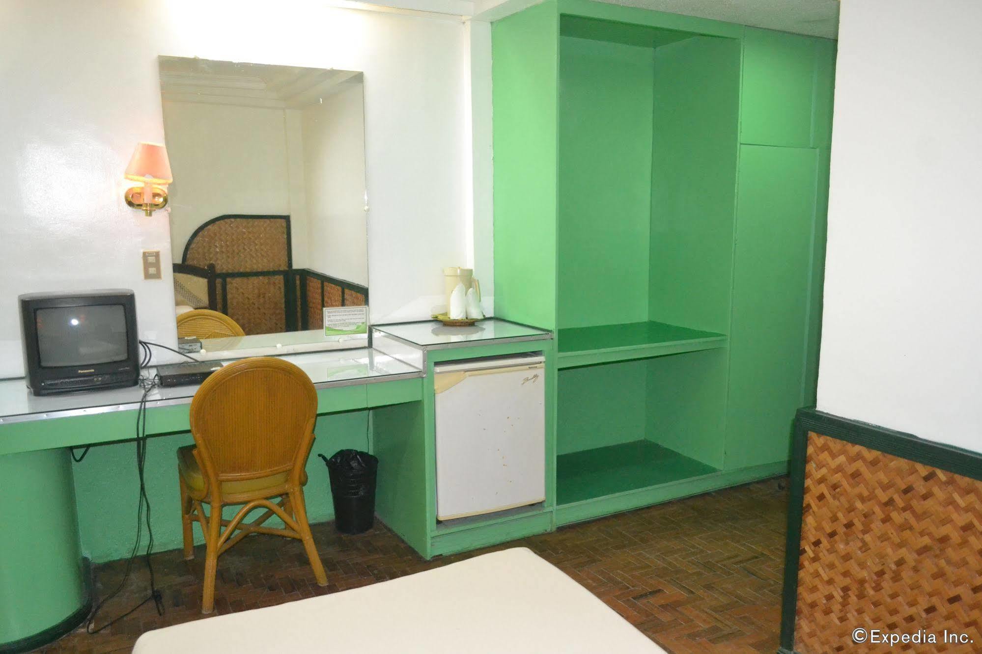 Family Country Hotel And Convention Centre General Santos City Kültér fotó